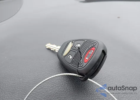 2013 Chrysler 200 Limited z USA, uszkodzony, nr VIN 1C3CCBCG7DN719655